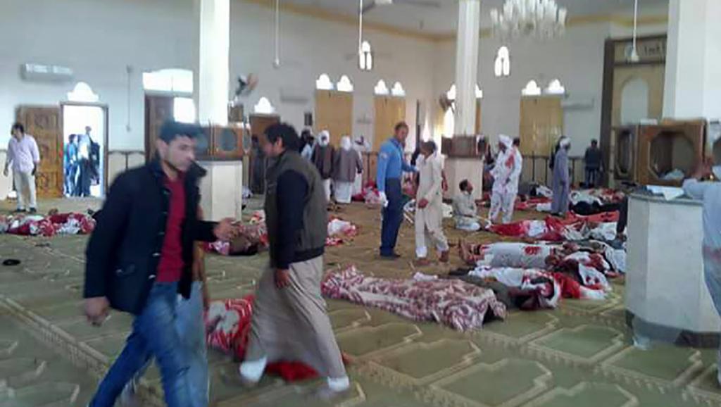 أكثر من 200 قتيلا في هجوم على مسجد في مصر