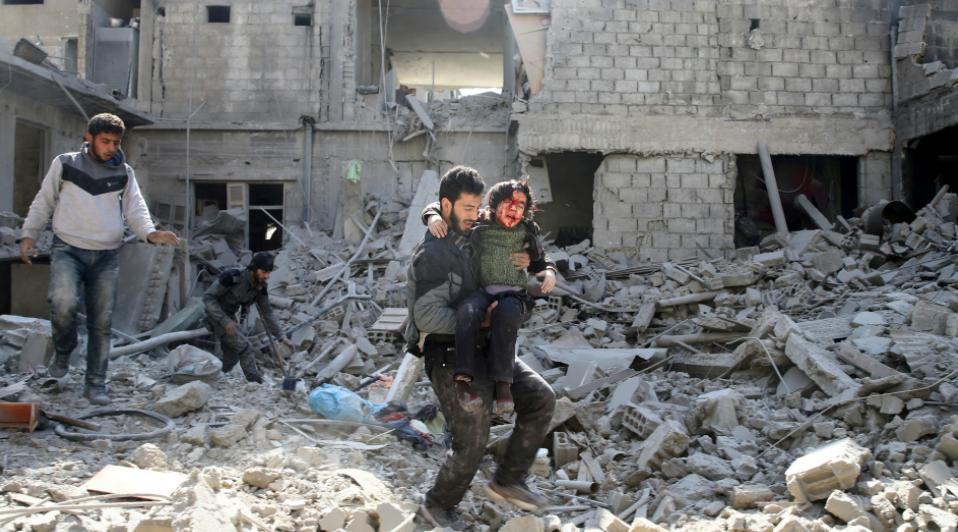 الصور الأكثر دراماتيكية لمجزرة نظام بشار الأسد في الغوطة الشرقية