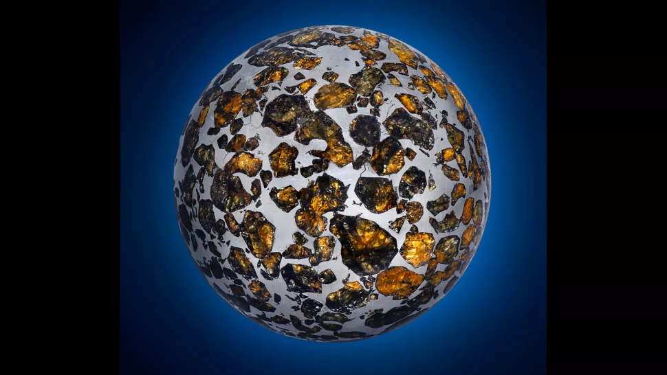 “كرة بلورية خارج كوكب الأرض” تصل إلى ساحة المزاد في كريستيز