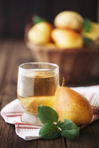 عصير الكمثرى العضوي محلي الصنع