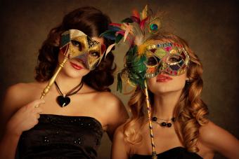 https://cf.ltkcdn.net/costumes/images/slide/247769-850x567-women-holding-masks.jpg