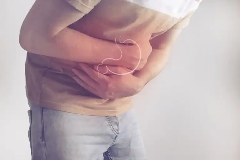 داء المبيضات المعوي: الأسباب والأعراض والعلاج