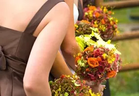 فساتين وصيفة الشرف البني