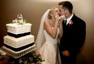 ونقلت الزفاف البائع