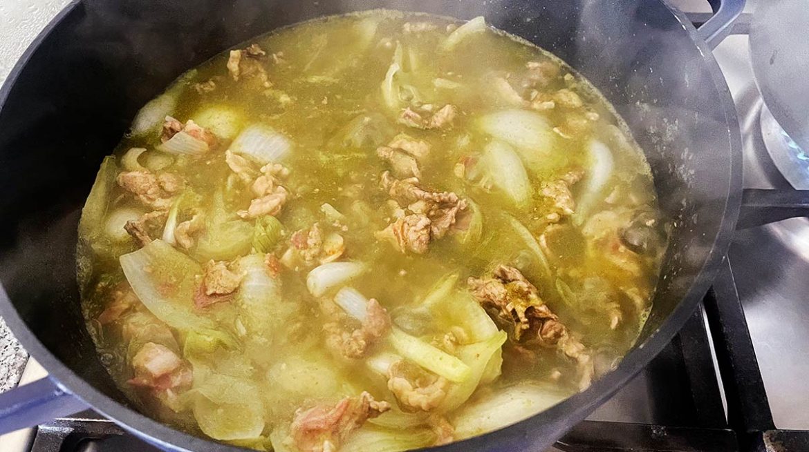 لحمًا لذيذًا حضّروه في عصيره ، بوصفة أليخاندرا دي نافا