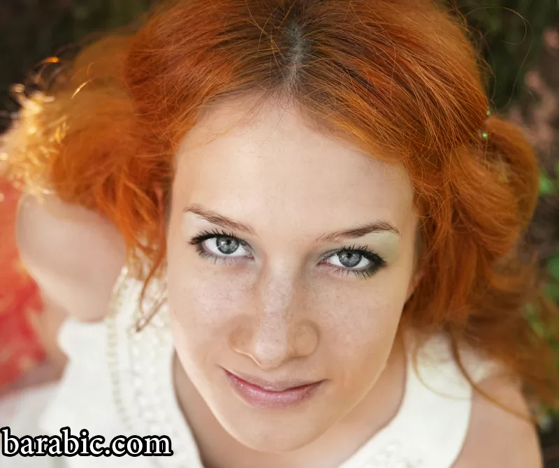 تسريحات الشعر للنساء ذوات الأنوف الكبيرة: 7 إطلالات جذابة