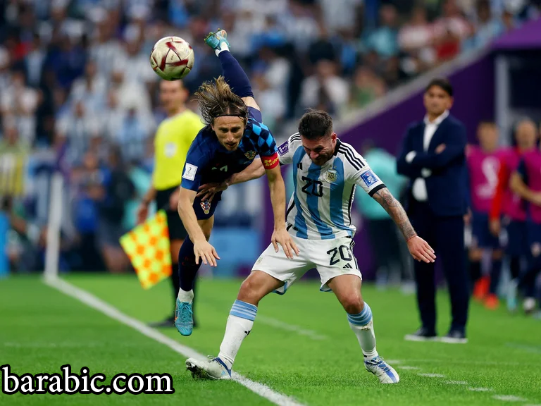 كان ماك أليستر مهما مرة أخرى في المنتخب الأرجنتيني (رويترز/كاي بفافنباخ)