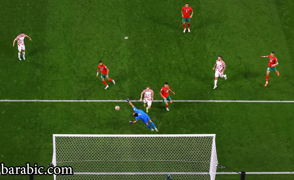 هدف ميسلاف أورسيتش في فوز كرواتيا الجزئي على المغرب. اصطدمت الكرة بالقائم قبل أن تدخل المرمى الذي دافع عنه بونو (رويترز/بيتر تشيبورا)