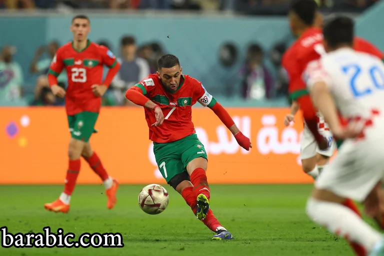 حكيم زياش يسدد من مسافة بعيدة، لكن لم يكن هناك خطر على مرمى كرواتيا (رويترز/لي سميث)