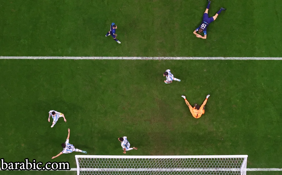 الكرواتيون عالقون في شبكة العنكبوت