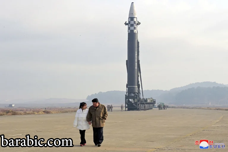 وبعد إطلاق الطائرة يوم الأحد، قال مسؤولون كوريون شماليون إنه اختبار كجزء من تطوير قمر صناعي للاستطلاع العسكري يسعى إلى وضعه في المدار في أبريل من العام المقبل. (رويترز)