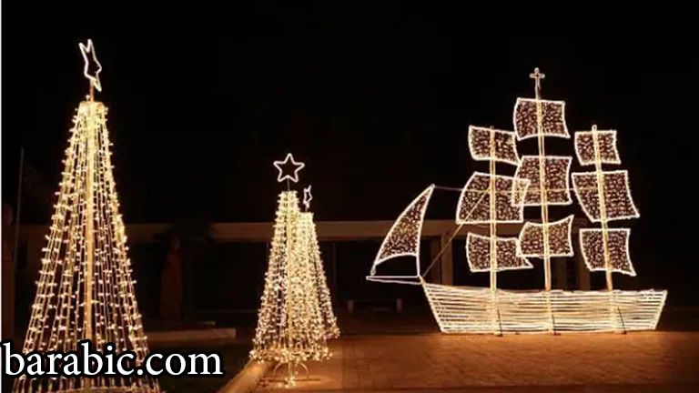 في اليونان ، خلال موسم عيد الميلاد ، هناك العديد من الحلي للقوارب ذات الأضواء ، والتي تعد جزءا من تقاليد البلاد
