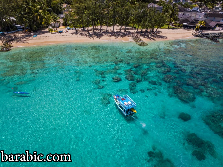 بربادوس محاطة بالبحر الكاريبي الصافي