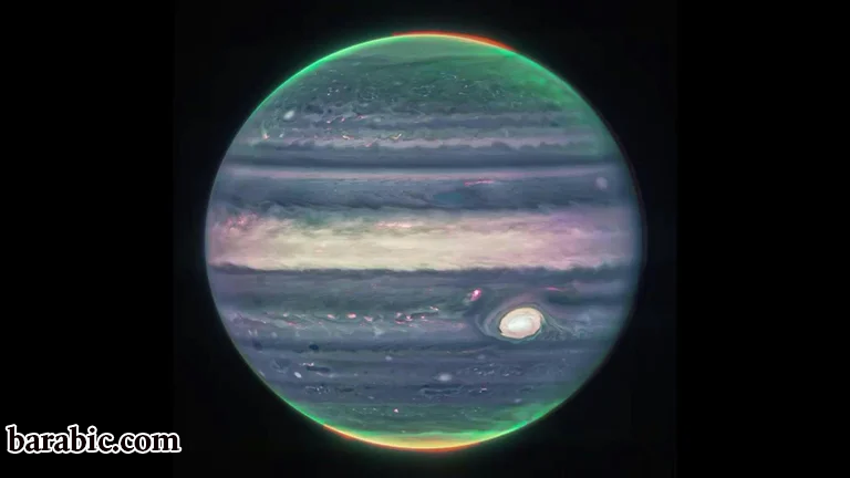 وقالت وكالة الفضاء الأمريكية إن صورا مذهلة لكوكب المشتري تظهر قمرين صغيرين وحلقات باهتة وشفقا في القطبين الشمالي والجنوبي التقطها تلسكوب جيمس ويب الفضائي التابع لناسا.