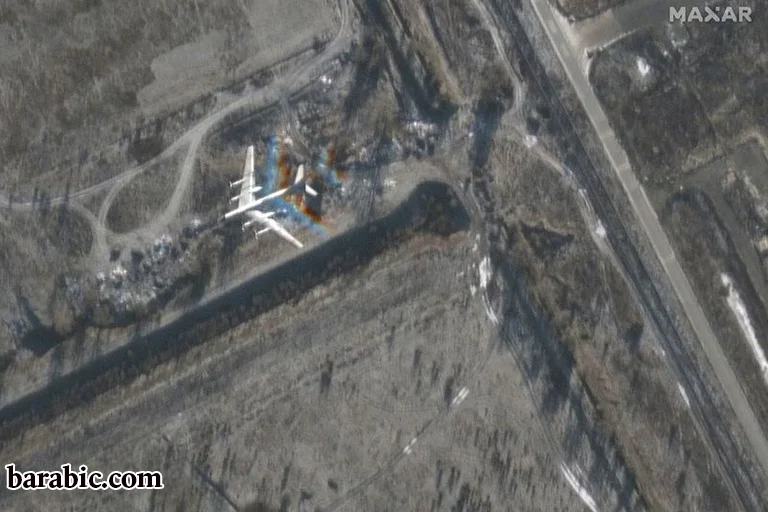 صورة أقمار صناعية تظهر قاذفة قنابل تحلق شمال شرق قاعدة إنجلز الجوية في ساراتوف ، روسيا. 3 ديسمبر (ماكسار/رويترز)