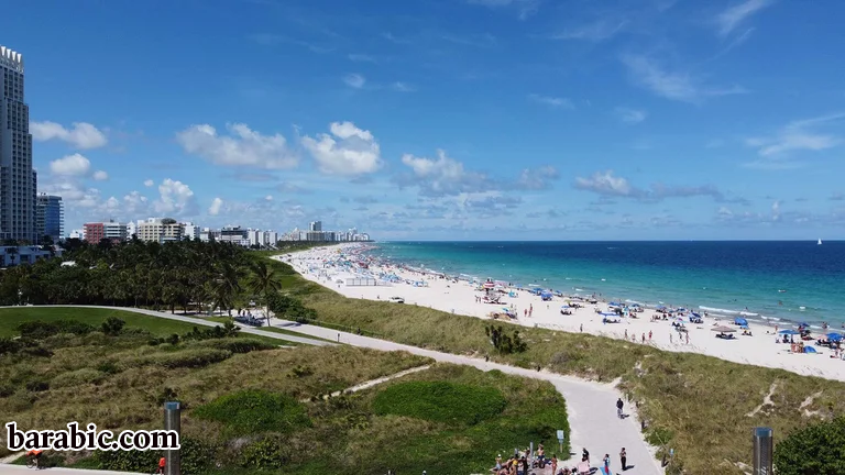 أرادت ميامي بيتش ومدن ساحلية أخرى في ولاية فلوريدا حظر التدخين على الشاطئ لسنوات. الصورة: إسرائيل لوريتو / إنفوباي