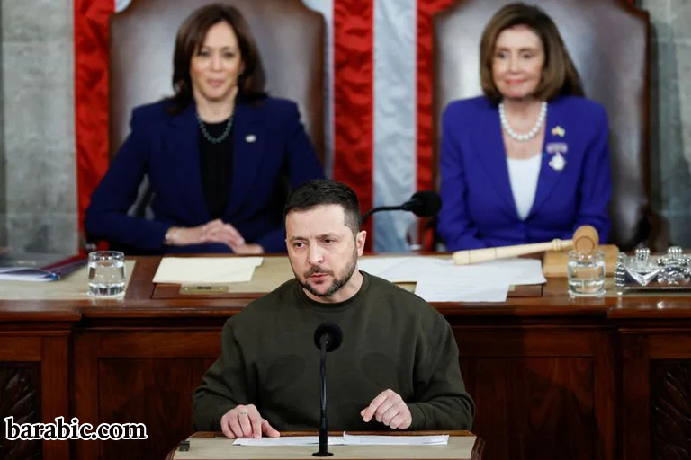 يوم الأربعاء الماضي، زار الرئيس الأوكراني فولوديمير زيلينسكي واشنطن للقاء بايدن ودافع في ذلك اليوم في الكونغرس عن أن الأموال لبلاده ليست صدقة: «إنها استثمار في الأمن العالمي والديمقراطية». (رويترز)