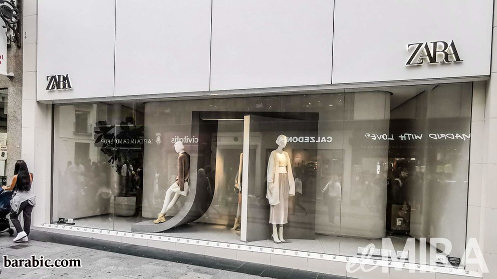 زارا تكتسح مع الفستان الجديد مع طباعة للنساء متاح مقابل 29.95 يورو فقط