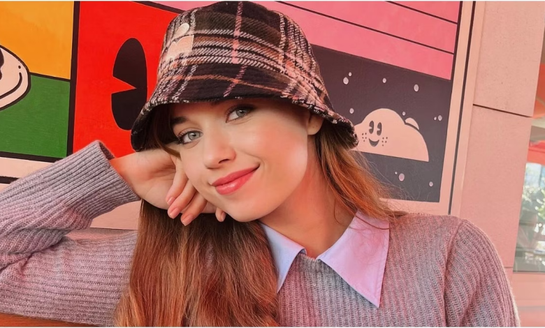 من هي عفراء ساراتش أوغلي بطله الطائر الرفراف