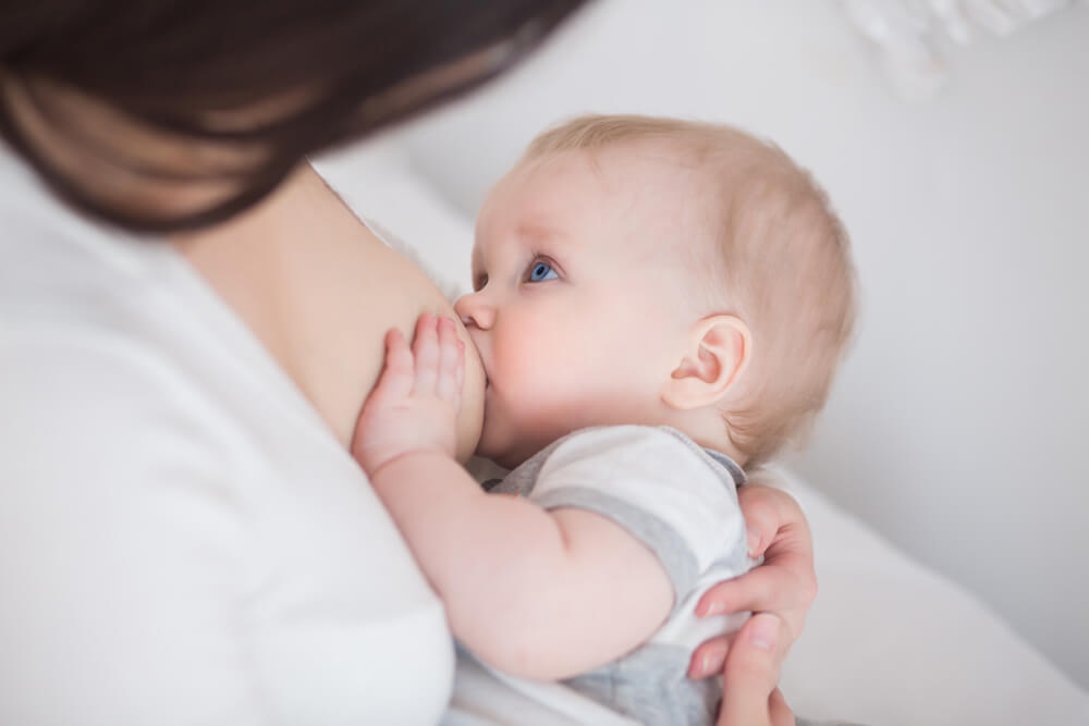 الأسباب المرتبطة بالمشاكل أثناء الرضاعة الطبيعية