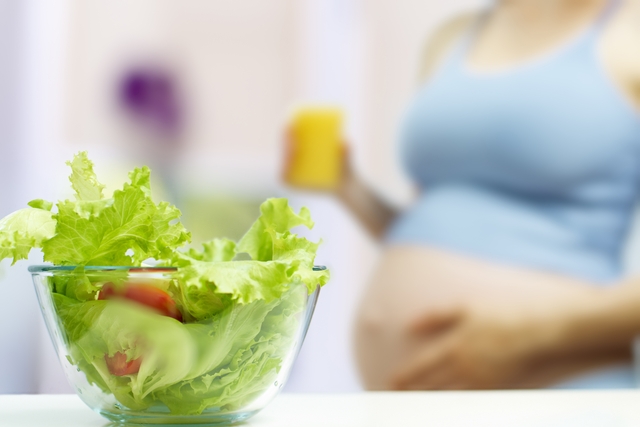 السيطرة على وزنك والحفاظ على نظام غذائي صحي ومتوازن أثناء الحمل