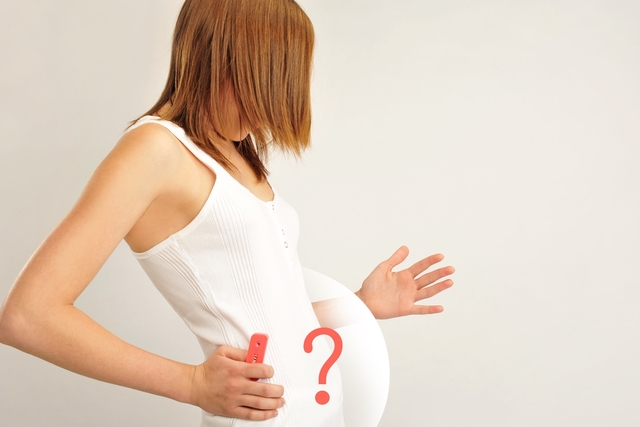 أعراض الحمل ، ولكن غياب الجنين.