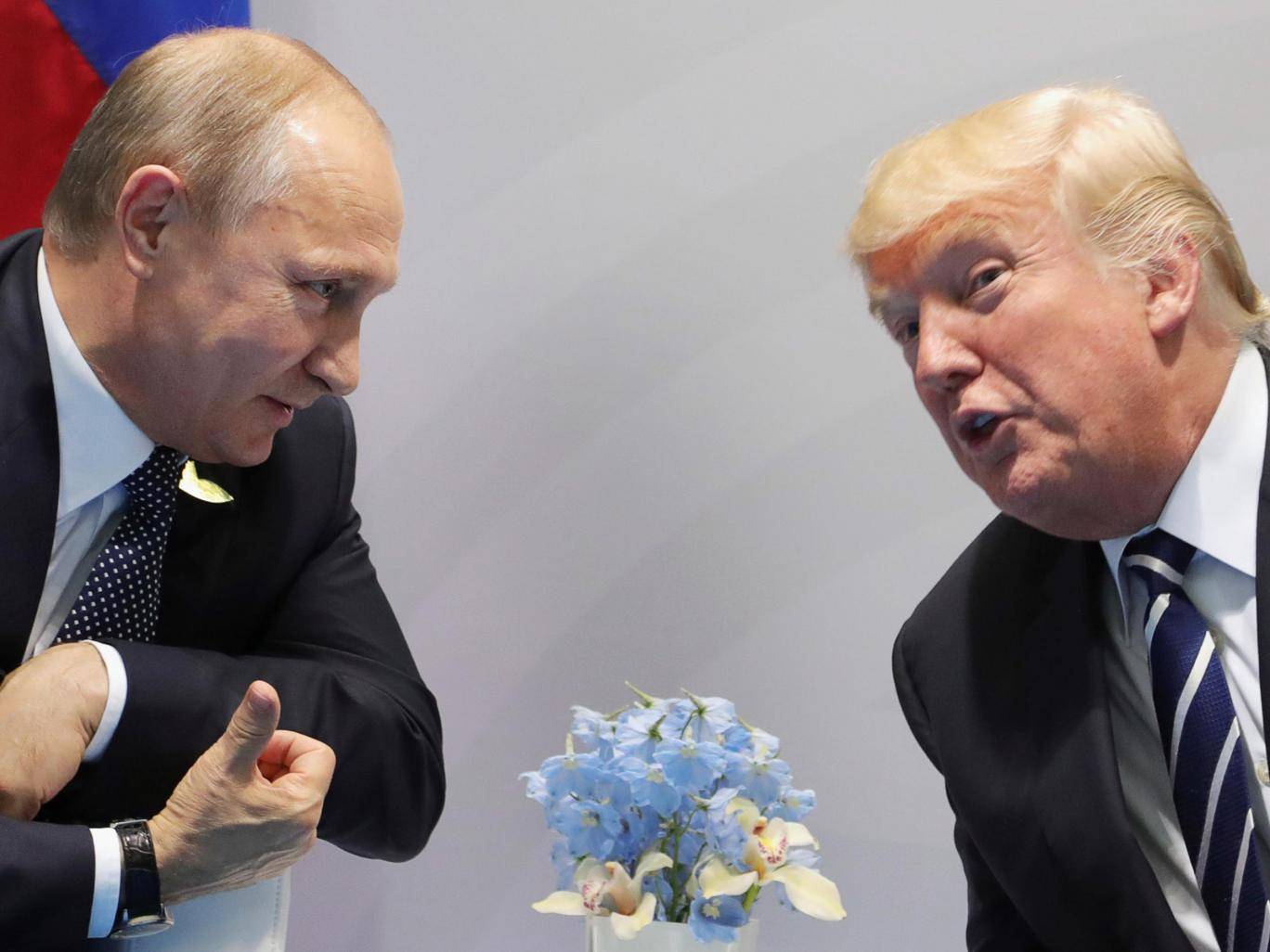 دونالد ترامب لقاء فلاديمير بوتين غدا حيث يتزايد التحقيق في تدخل روسيا في الانتخابات الأمريكية