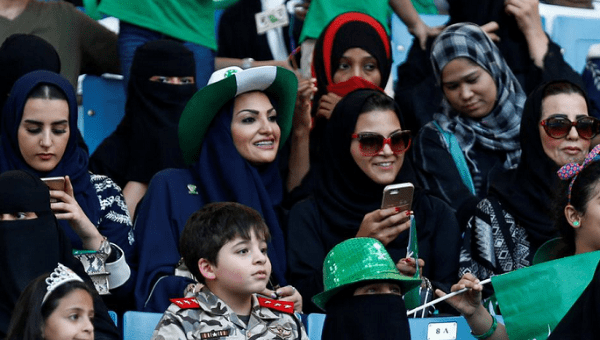 المملكة العربية السعودية إلى الملاعب الرياضية المفتوحة للنساء